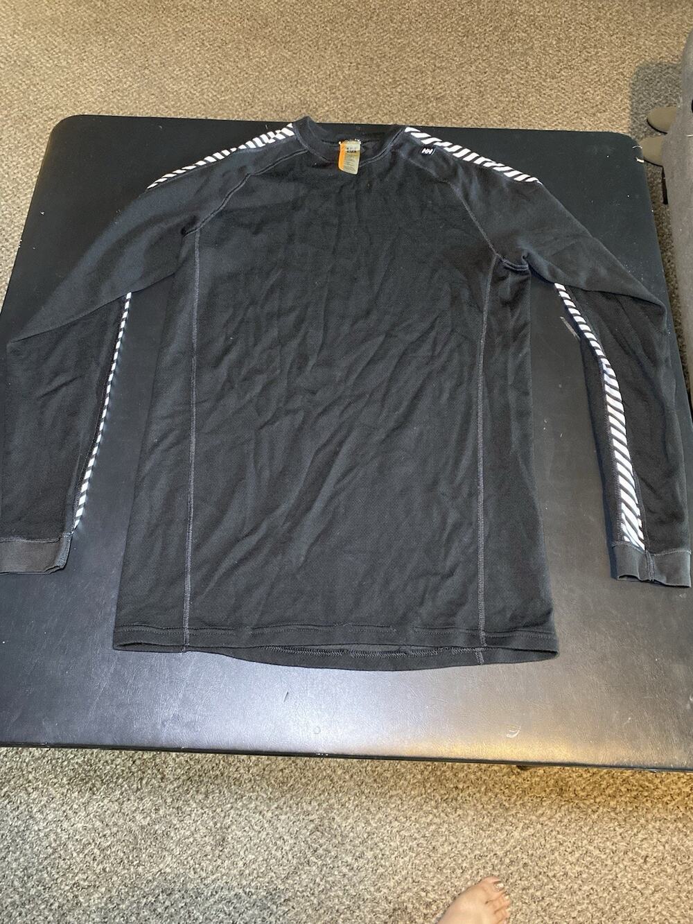 Mens XL Helly Hansen Lifa Shirt base layer crew Gray